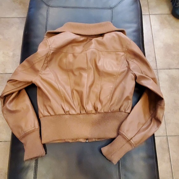 Camel colored zipup faux leather jacket - Picture 2 of 7